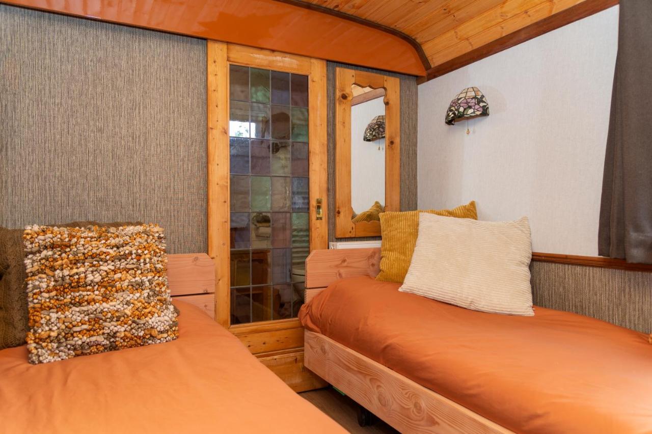 De Wagen Hotel เอกมอนด์-บินเนิน ภายนอก รูปภาพ
